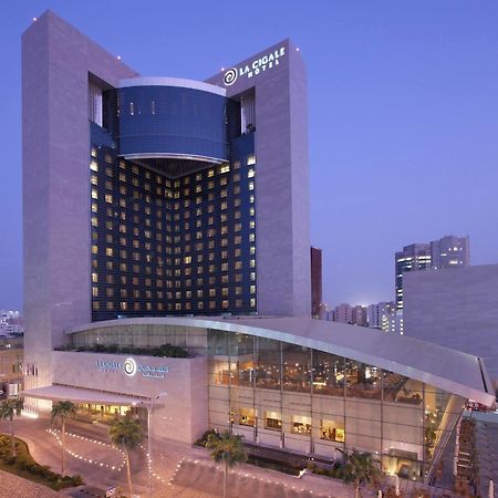 라 시갈 호텔 매니지드 바이 아코르 도하 외부 사진 The hotel at night