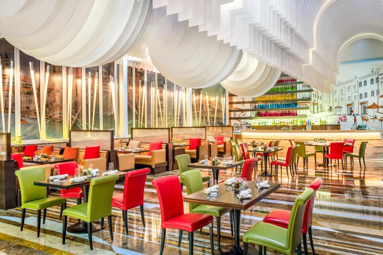 라 시갈 호텔 매니지드 바이 아코르 도하 외부 사진 The interior of the restaurant
