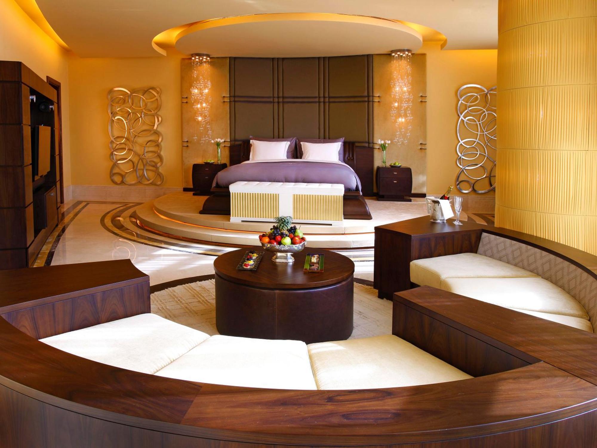 라 시갈 호텔 매니지드 바이 아코르 도하 외부 사진 A bedroom at the Shangri-La Hotel, Kuala Lumpur